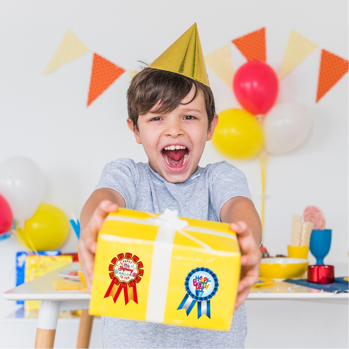 Happy birthday badge stickers Happy birthday children's home classroom birthday party decoration stickers