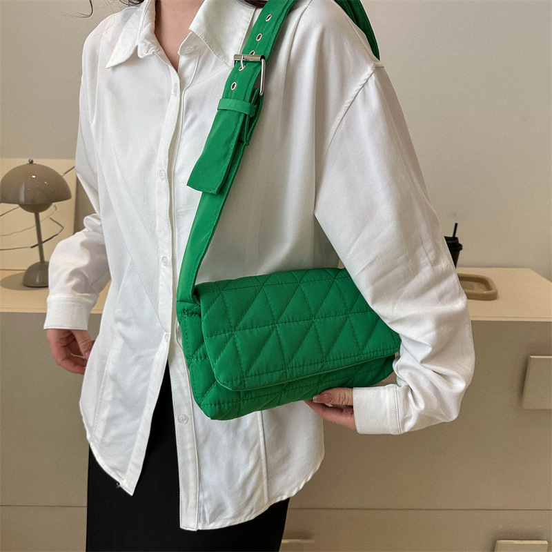 2023 Spring and Autumn New Checkered Bag Street Trend Cross-Body Down Jacket Bag Sponge Weave Soft Pillow Bag