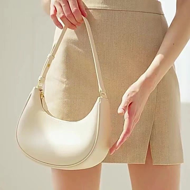 Underarm bag women's summer single shoulder crossbody niche design French stick bag 2023 new Crescent ins women's bag high sense