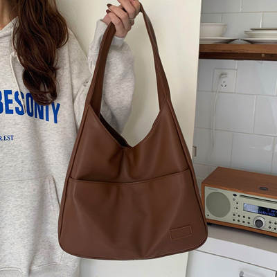 Large Capacity Bag Women's 2023 Autumn and Winter Retro New Leisure Commuter College Students Class Shoulder Bag Tote Bag Trendy