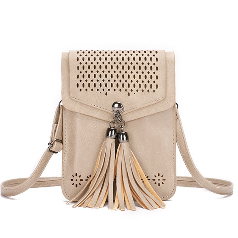 2023 new women's bag small tassel bag retro saddle bag fashion trendy shoulder bag simple messenger bag