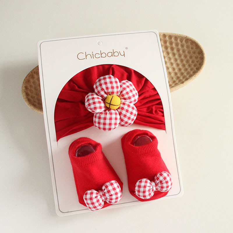 Baby hat protection halogen door spring and autumn baby girl baby flower foreign style fontanelle protection cap newborn fetal cap socks set