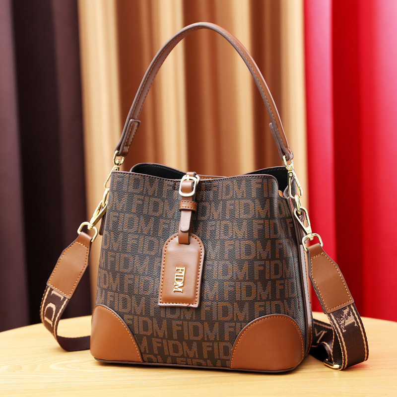 Autumn and winter small bag women's bag 2024 new fashion Korean soft leather bucket bag ladies shoulder messenger bag wholesale