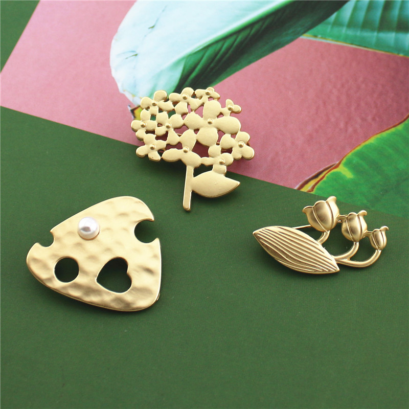 Fashion simple matte gold lily of the valley small brooch alloy plating matte gold tree of life corsage Japanese and Korean style accessories needle