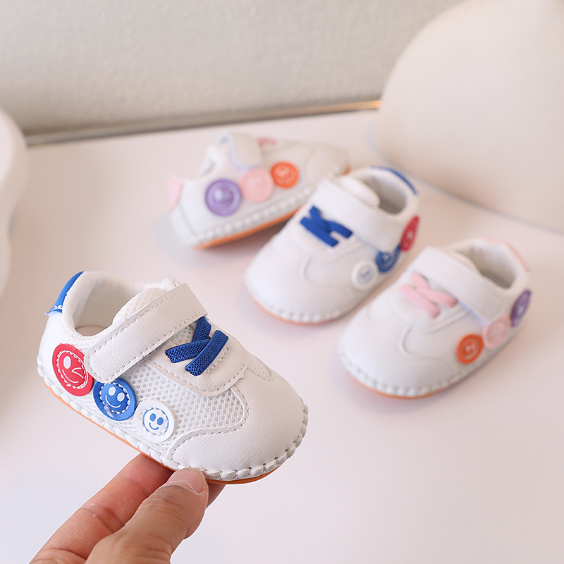 A generation of Spring and Autumn New 011-year-old baby soft-soled toddler shoes for boys and girls baby mesh 3-6-October children