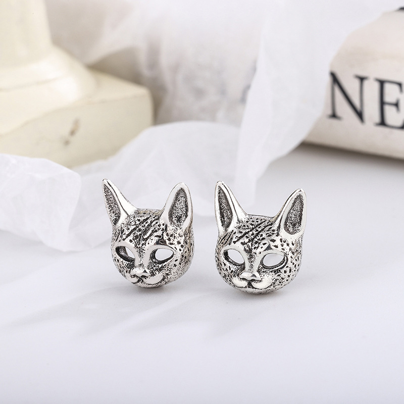 Sphinx hairless cat earrings retro Thai silver jewelry small simple men's cool earrings wholesale a generation of hair