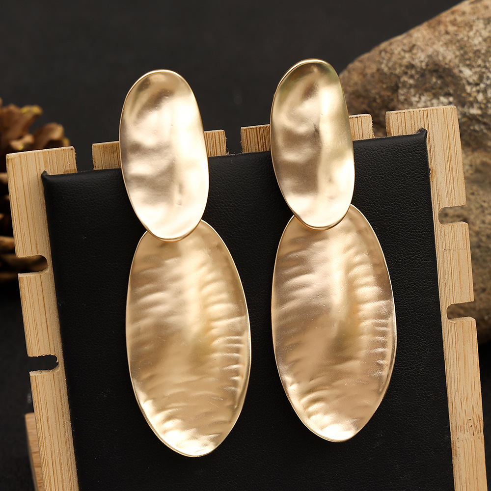 Cross-border foreign trade new European and American metal earrings fashion simple matte geometric long exaggerated ladies earrings wholesale