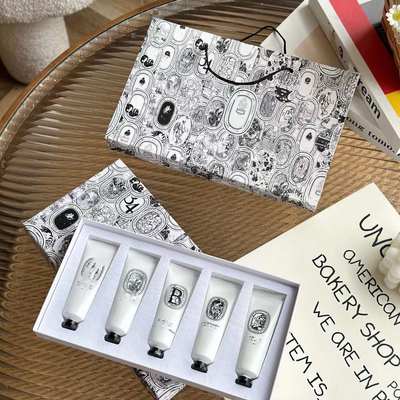 DI * ke new fragrance hand cream five-piece set autumn and winter hand cream five different fragrance moisturizing