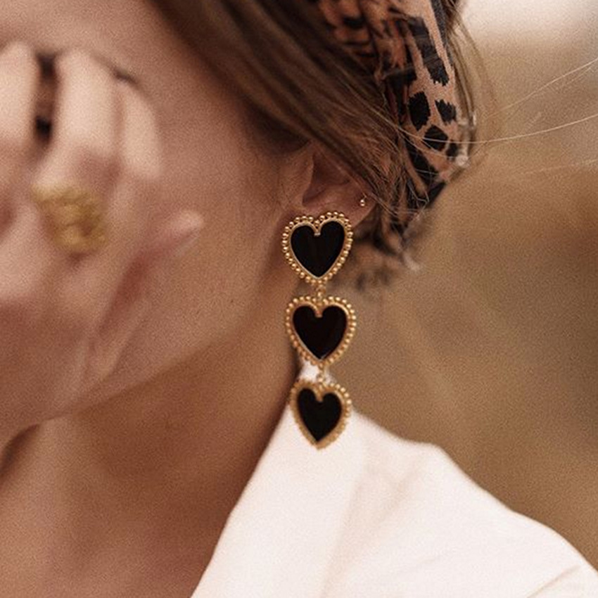 Cross-Border fashion foreign trade new elegant dripping red Love earrings simple European and American Peach heart tassel earrings