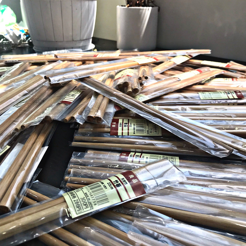 True! Bamboo! Son love life! I want to take some pairs of natural bamboo chopsticks home ~ home kitchen