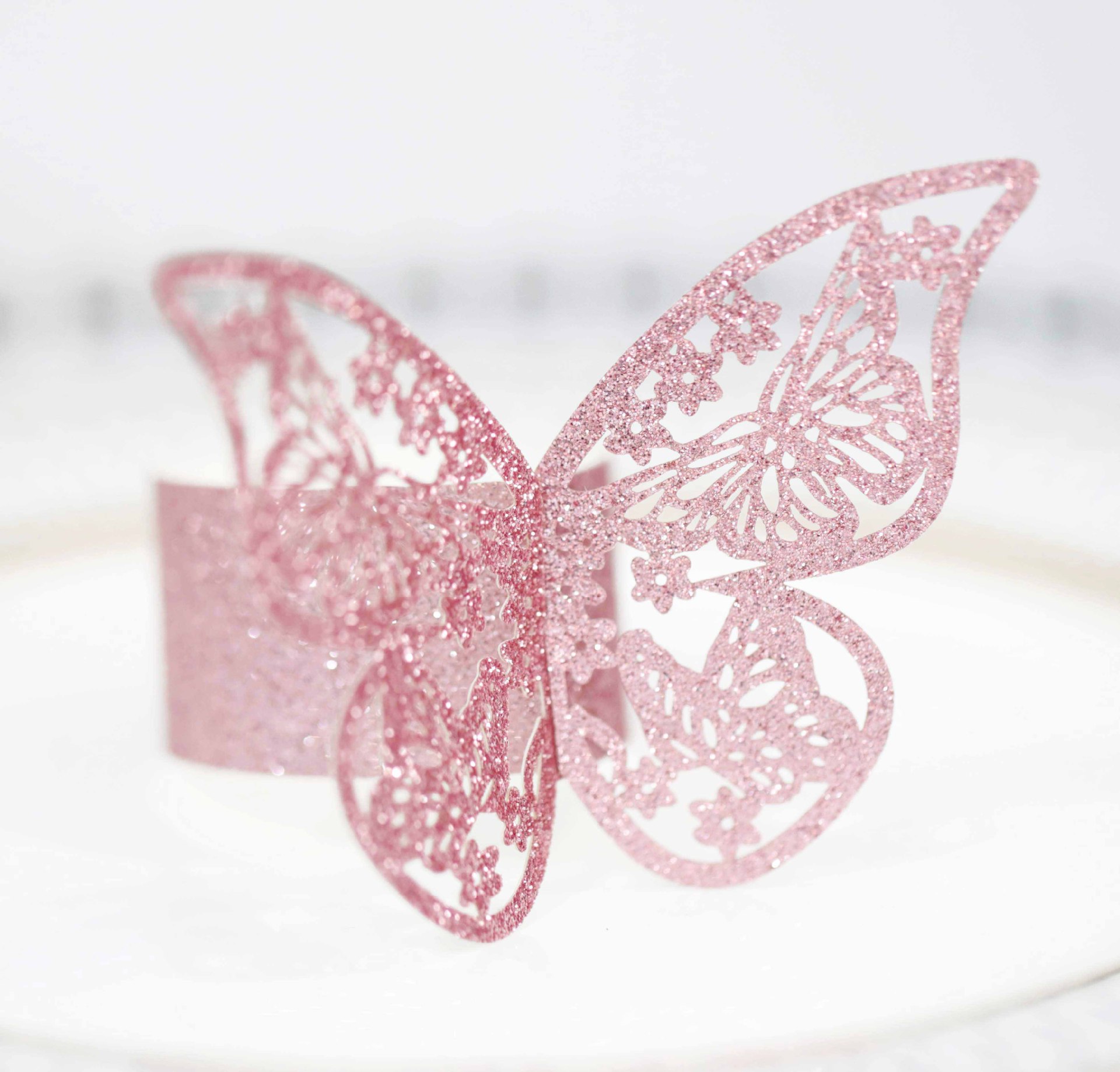 Cross-border laser hollow glitter paper butterfly paper ring flash gold paper buckle towel buckle napkin buckle in stock wholesale