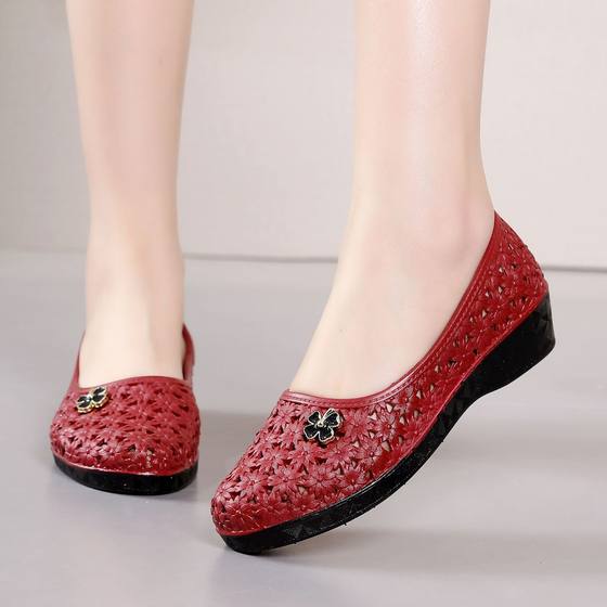 Mom Sandals Plastic Soft Sole Summer 2023 New Style Hole Shoes Middle-aged and Elderly Comfortable Hollow Women's Shoes Mesh Shoes