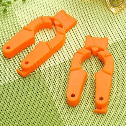 Multi-function bottle opener home restaurant creative personalized bottle opener can drink can opener screwdriver