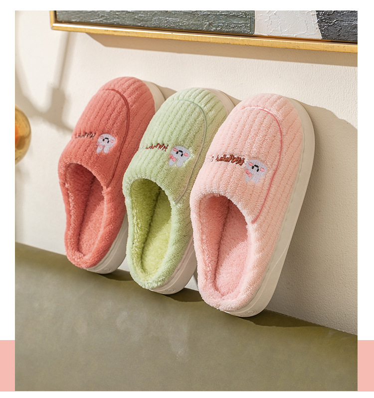 In stock cotton slippers women's home autumn and winter indoor warm home shoes couple slippers men's winter home shoes manufacturer_voghion.com