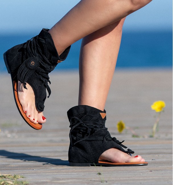 Large Size Sandals Women's 2023 Foreign Trade Spring and Summer New European and American Flat Bottom Clip Toe Mid-top Retro Tassel Women's Sandals 43