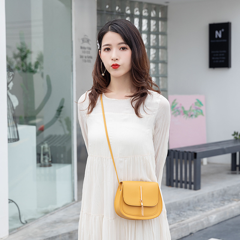 2023 New Arrival Korean Style All-Match One-Shoulder Mobile Phone Bag Trendy Tassel Small Bag Personalized Guangzhou Women's Bag Indonesia
