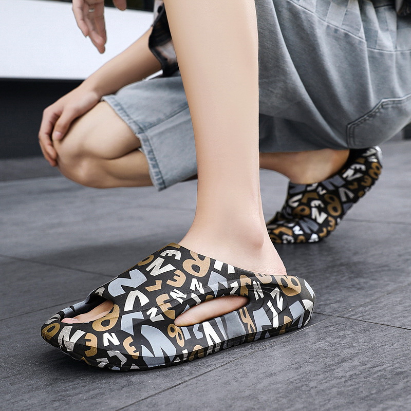 Slippers men's 2024 Summer new outdoor sports thick bottom shit feeling indoor non-slip couple beach slippers