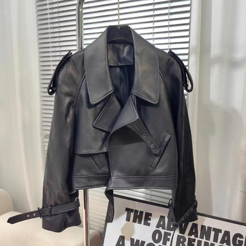 2023 Autumn and Winter Show Poplar Forest Classic Wine Red Ultra Short Shoulder Leather Jacket Short Coat for Women