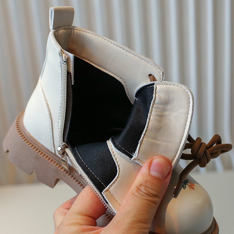 Children's Martin boots 2023 autumn and winter new little girl single boots embroidered girl princess Boots Baby Girl short boots