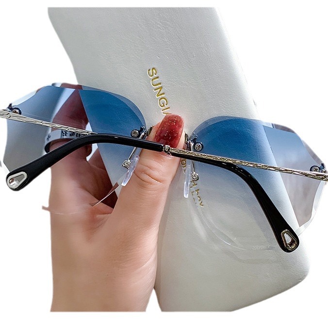 2024 New Fashion Frameless Edge Sunglasses Women's Internet Popular Anti-UV Sunglasses Slimming Trendy Women