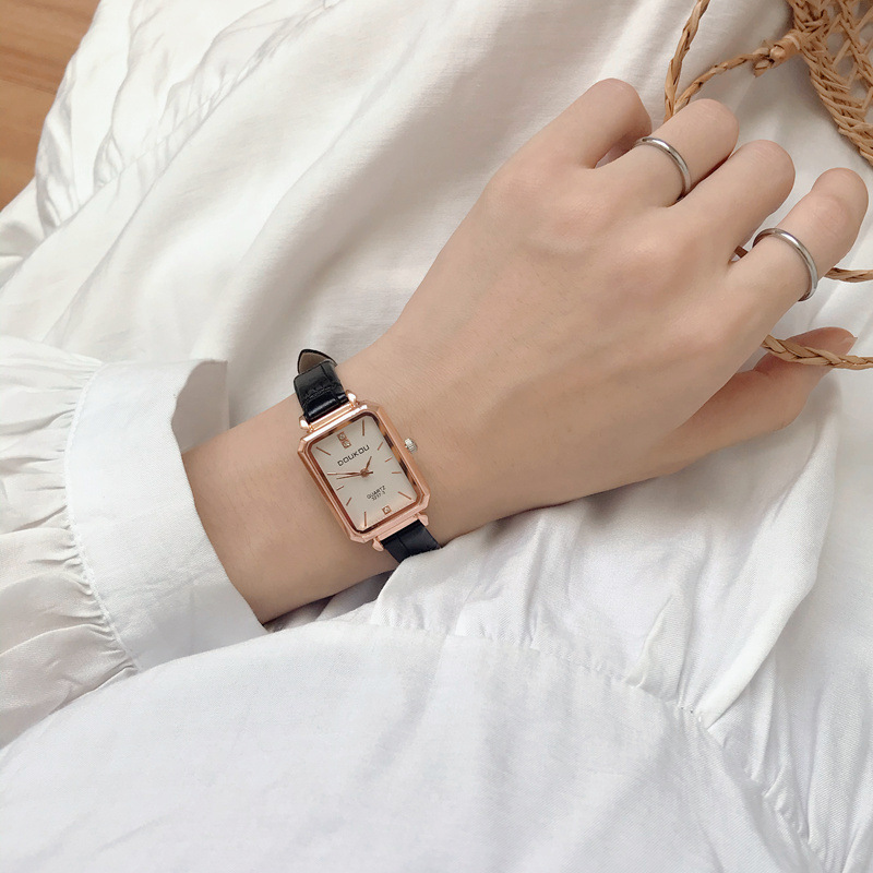 Vintage Niche Watch Women's ins Style Simple Elegant Square Mini Casual All-match Mori Style Hong Kong Style Women's Watch