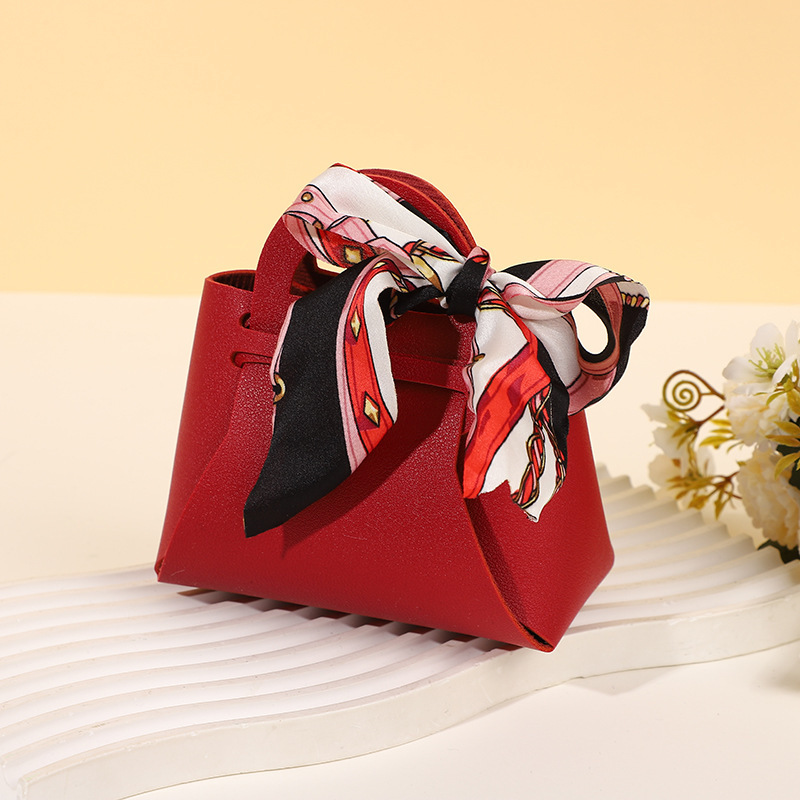 新商品の赤い本INS風創意皮質喜糖箱シルクタオル手提げ式結婚祝いキャンディー袋卸売り|undefined