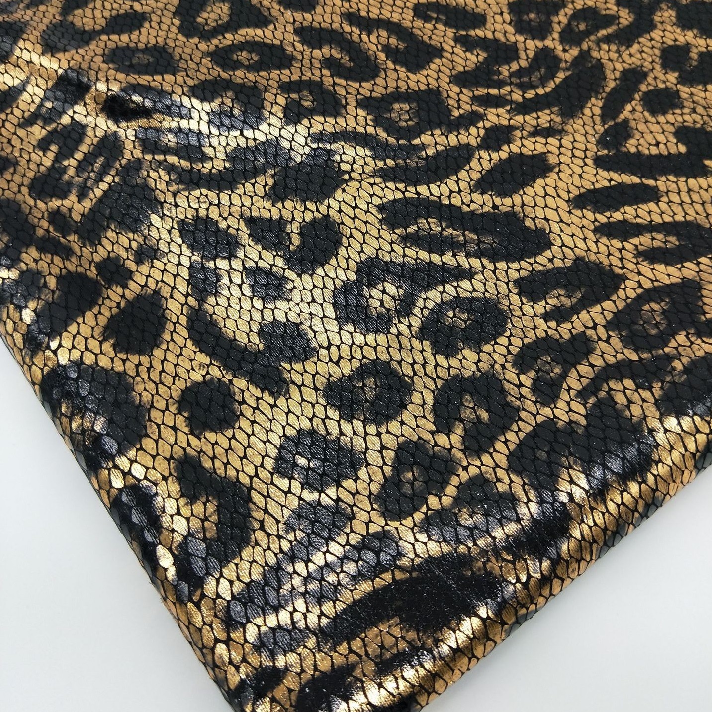 Spot wholesale four-sided bullet classic leopard bronzing fabric spandex knitted snake Tiger stretch clothing fabric