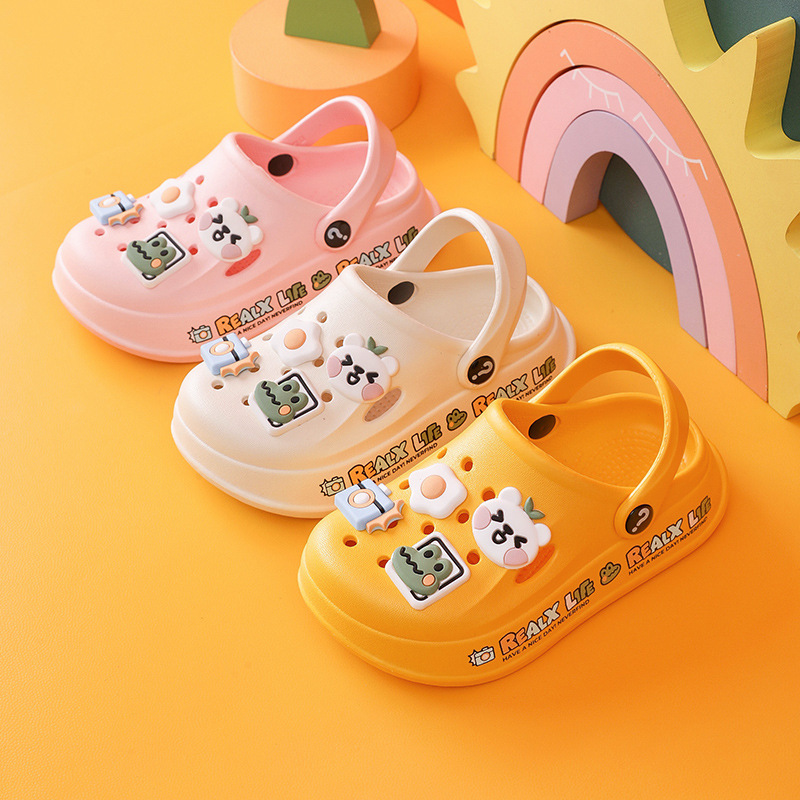 Spring and summer new diy children's slippers small rabbit cute cartoon sandals and slippers stickers small and medium-sized children's big children's hole shoes