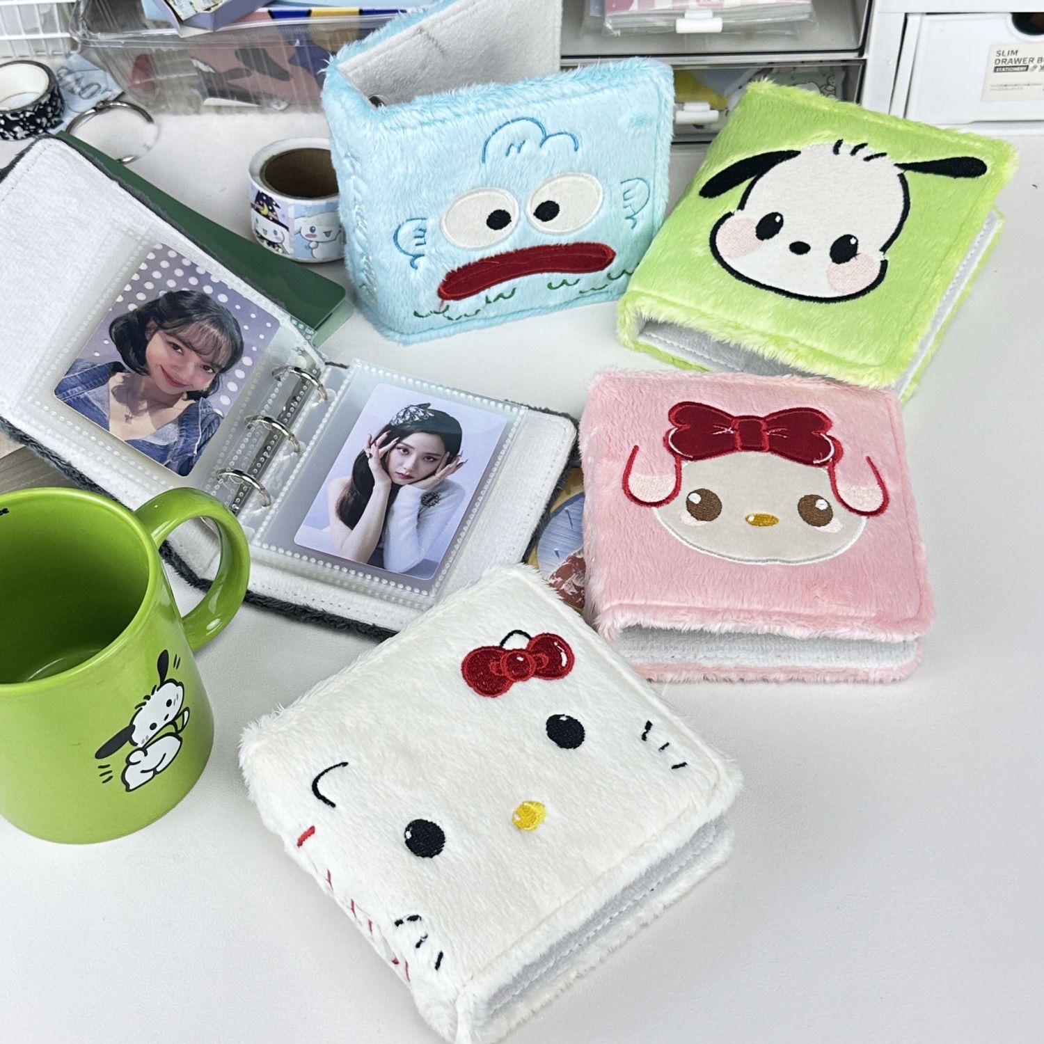 ins original furry cute card book one Palace grid three-inch small card aidou star chasing detachable storage book card book