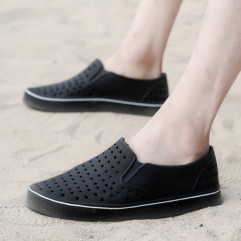 Men's hole shoes outdoor wear new waterproof non-slip platform sandals closed toe couple beach shoes lazy slip-on men