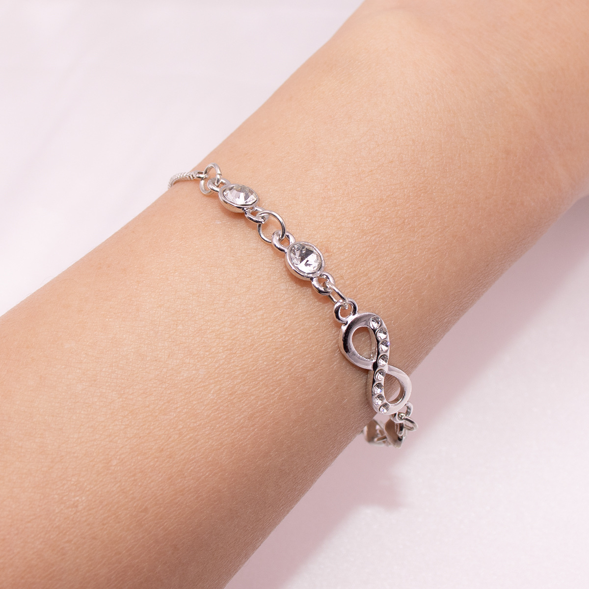Waiwan wish adjustable 8-shaped ladies' bracelet fashion accessories for women's bracelets, personalized and fashionable, wholesale from the manufacturer 