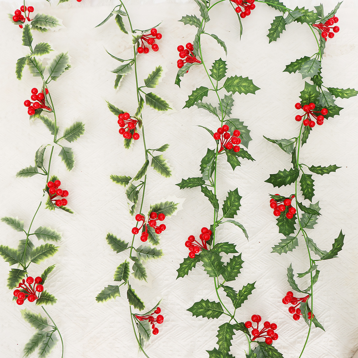 Simulation Christmas rattan decoration wall hanging new Christmas decoration Garland atmosphere layout Christmas red fruit Rattan