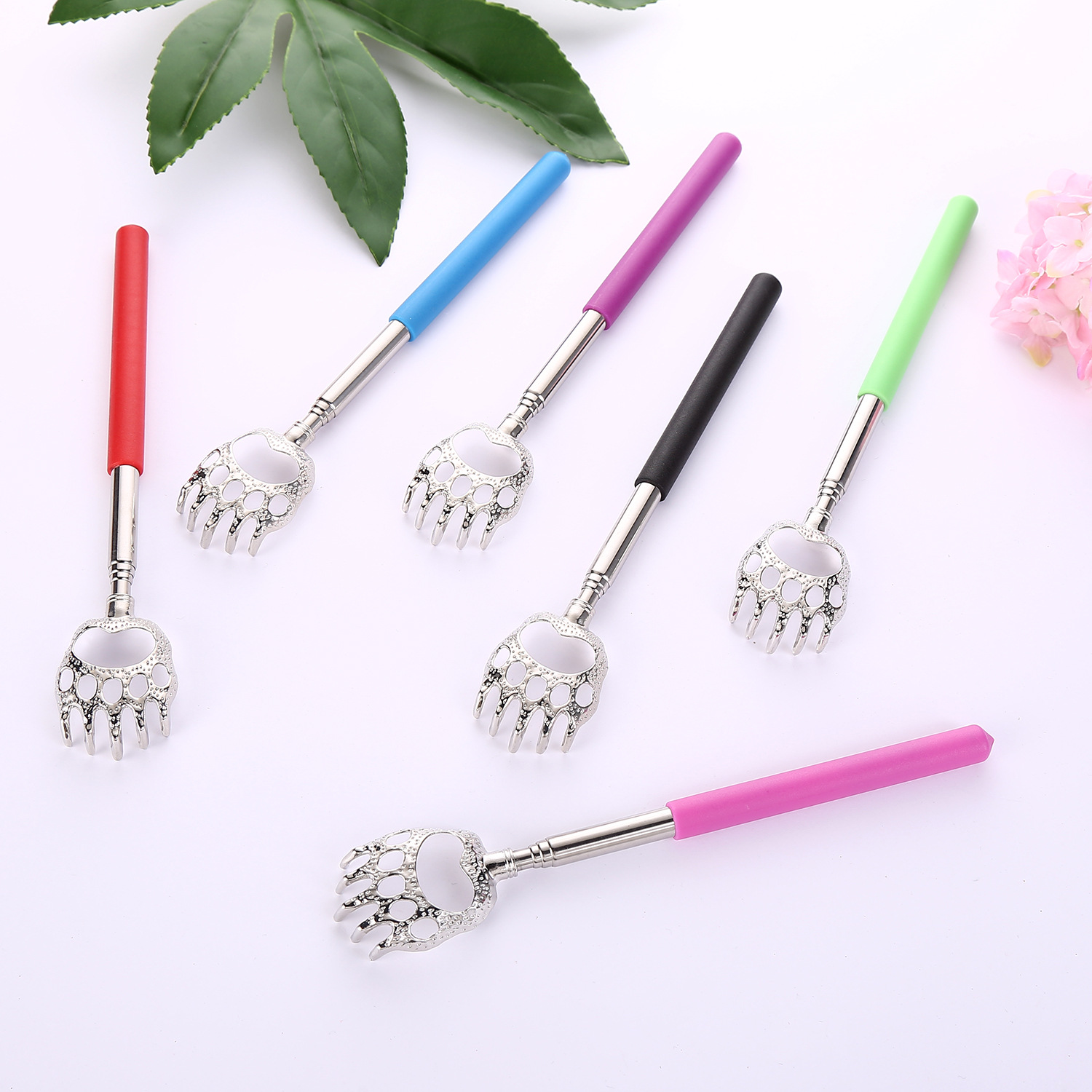 Bear claw stainless steel tickle massage device does not require people stainless steel telescopic tickle tickle tickle device