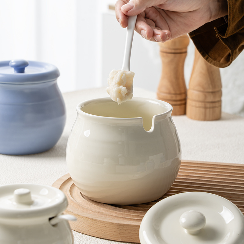 High-looking ceramic seasoning jar household high temperature resistant pig oil tank chili oil tank kitchen seasoning box sugar jar salt jar
