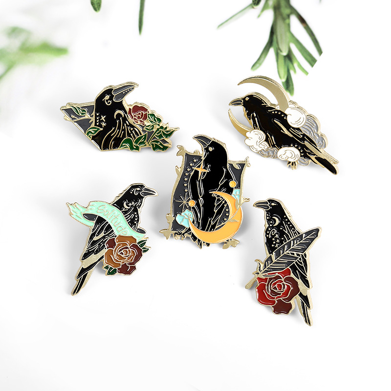 Foreign trade new jewelry animal series alloy brooch creative cartoon crow flying shape paint badge wholesale