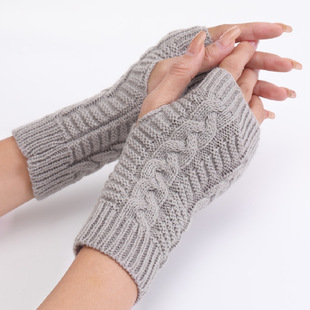 G105 short twist fashion gloves autumn and winter men and women Korean version of the new knitted wool dew half finger warm wrist guard