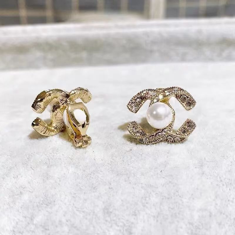 Chanel style double C pearl stud earrings for women light luxury niche design high-grade temperament socialite style design earrings