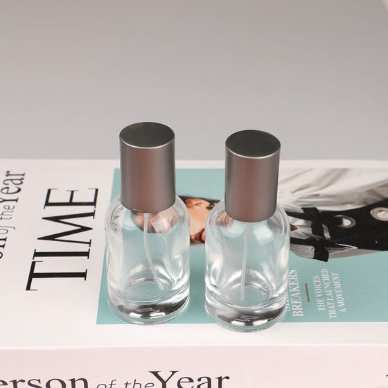 Perfume Bottling High-end Portable 30ml Large Capacity Spray Bottle Advanced Press Empty Bottle Replacement Bottling