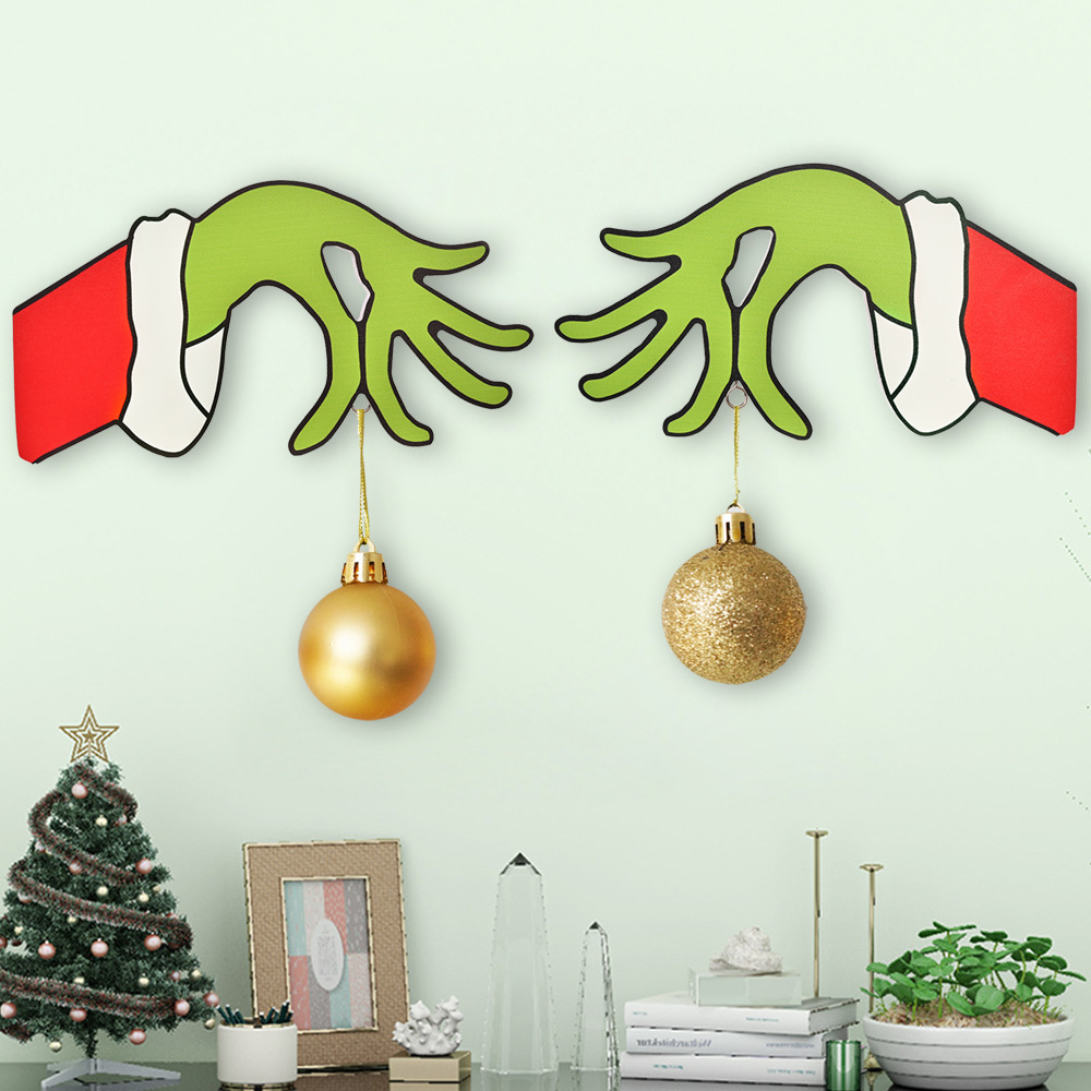 Karácsonyi dekoráció, karácsonyi fa ajtóra lógó ajtótábla, karácsonyi Grinch girland, bevásárlóközpont dekoráció_voghion.com