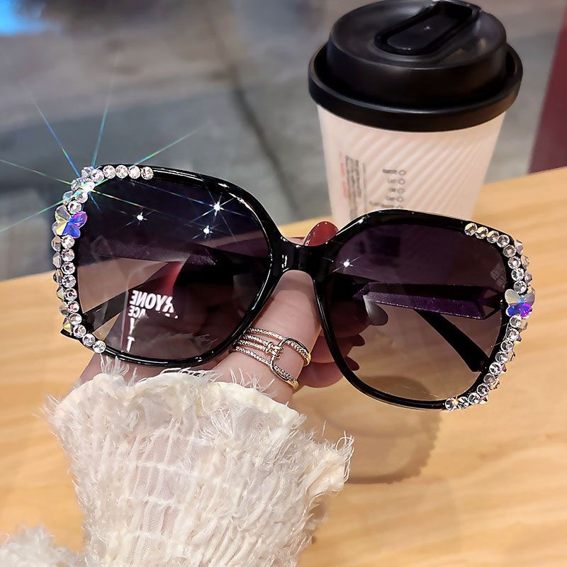 2023 New Rhinestone Sunglasses ins Sunscreen UV-proof Sunglasses Personalized Women's Big Face Slimming with Diamond Fashion Brand