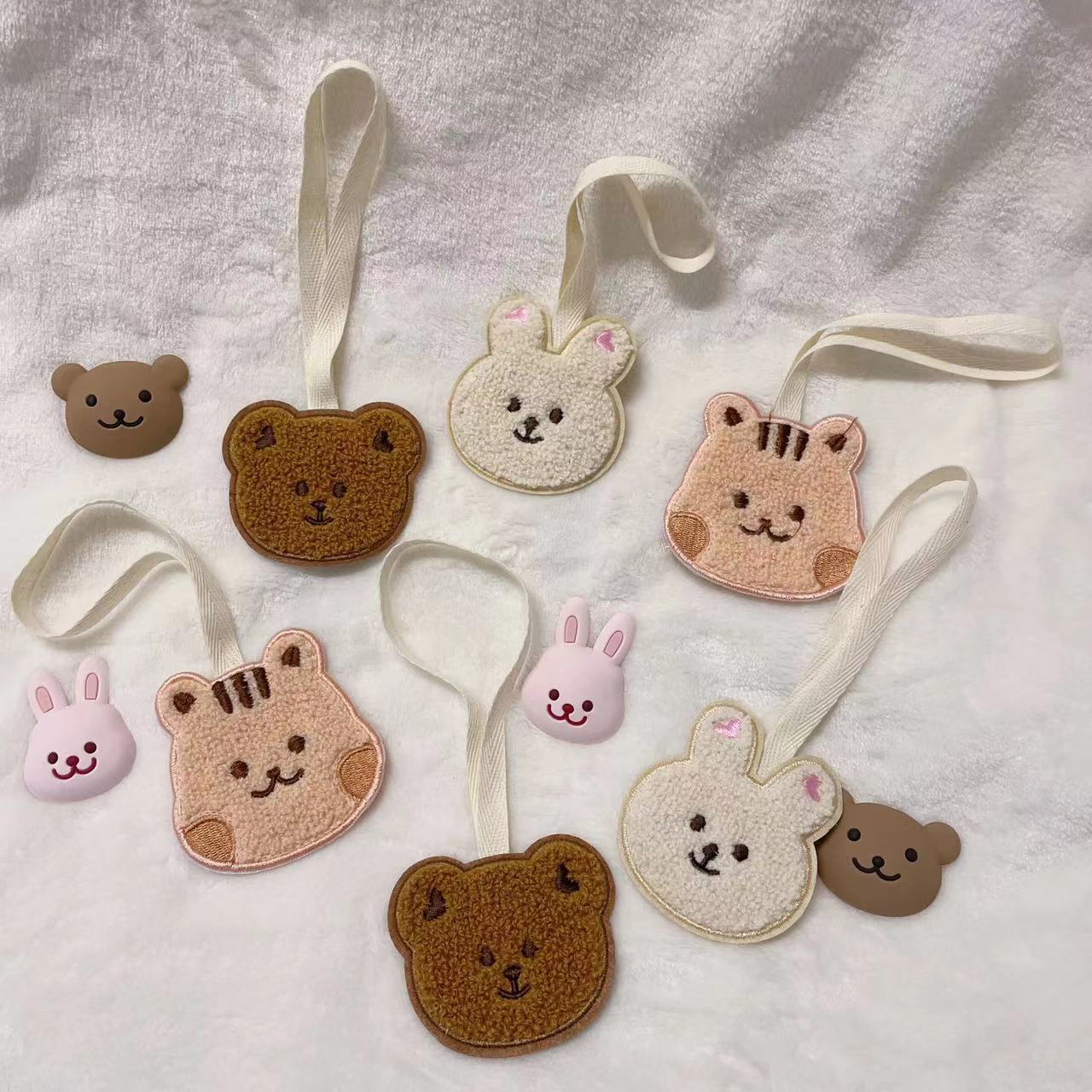 ins South Korea bear name brand brand anti-lost cartoon animal listing kindergarten baby schoolbag decorative pendant