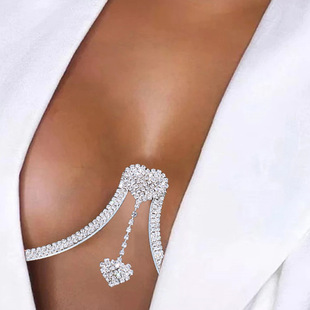 2022 new hot accessories women's double heart pendant rhinestone chest support sexy body chain body chain 06