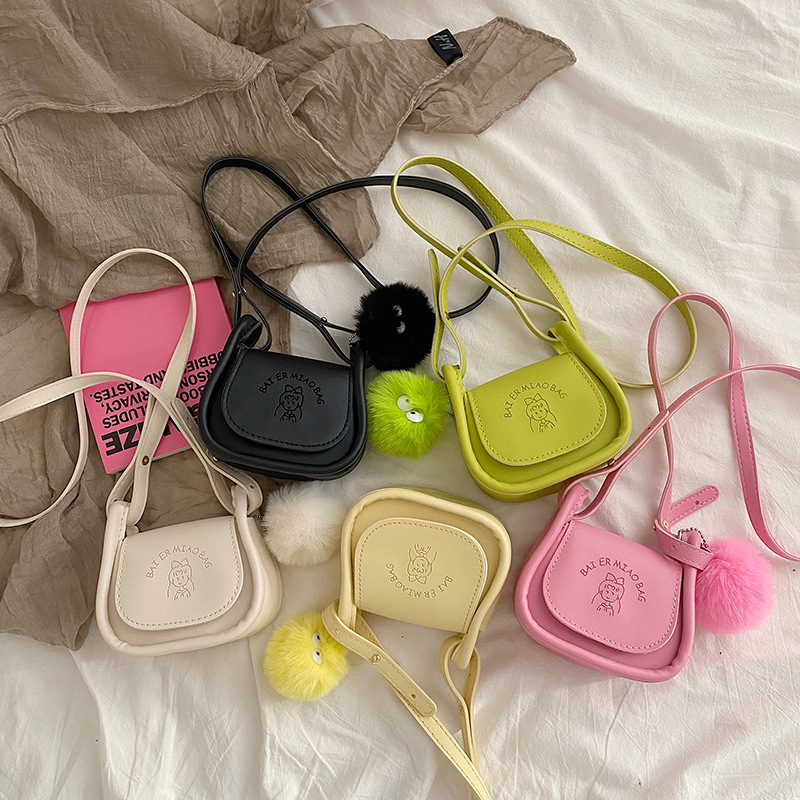 Personalized Elegant Small Bag Women's 2022 Summer New Simple Niche Design Crossbody Bag Portable Underarm Saddle Bag
