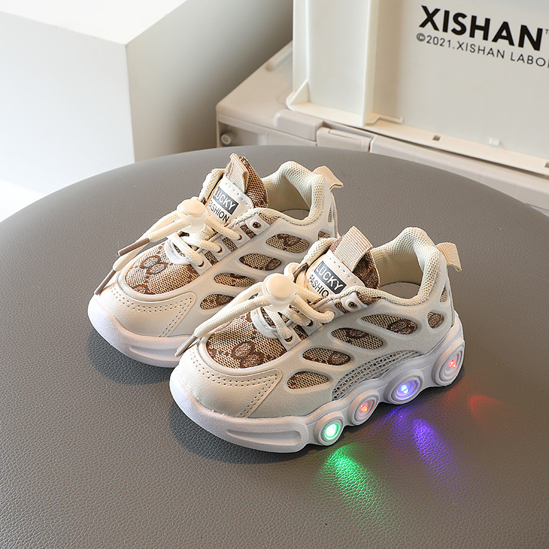 Children's sneaker light-on children's shoes Boys 1-5 years old little girls daddy shoes factory in stock wholesale spring and autumn single shoes