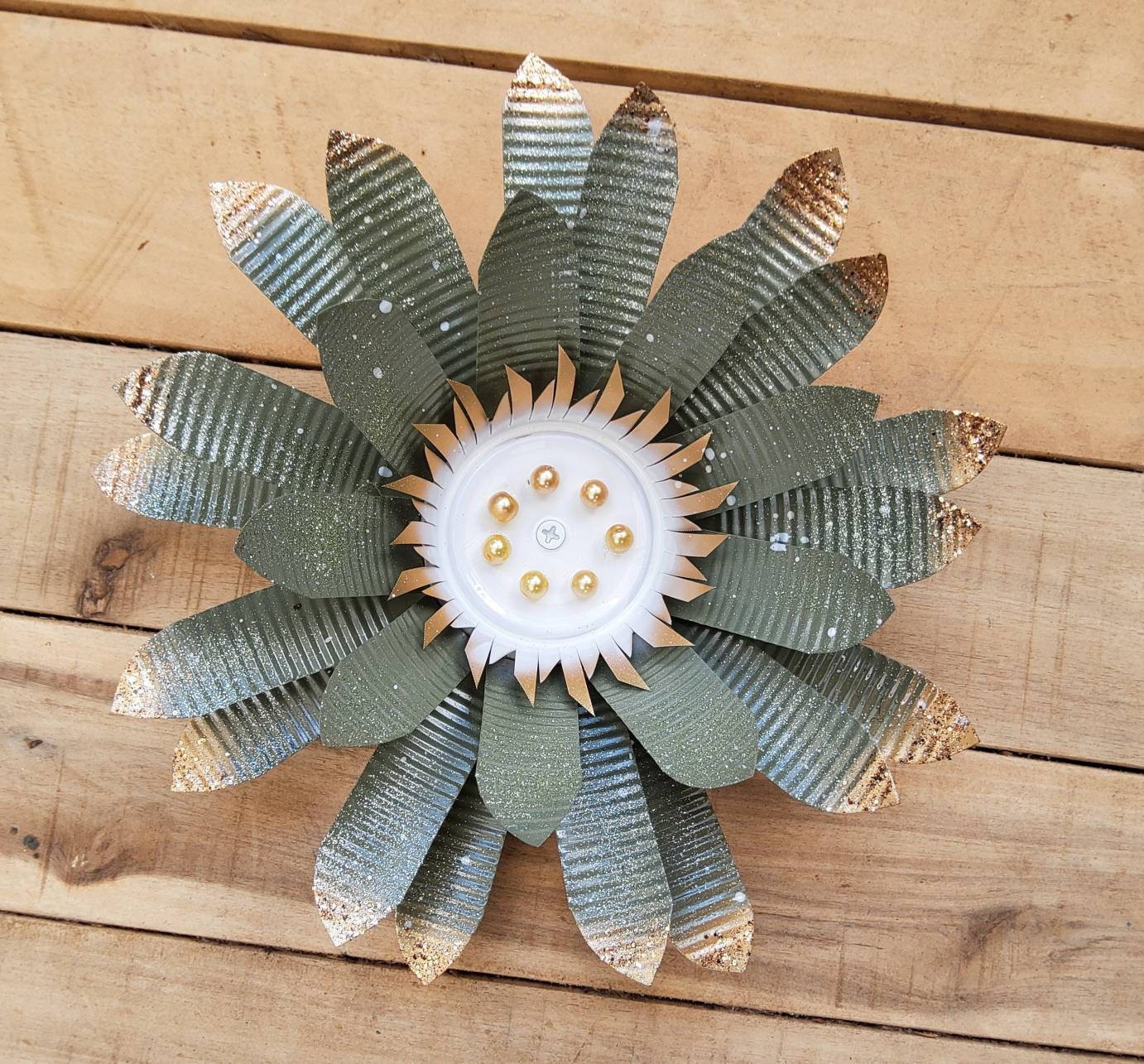 Cross-border explosions wrought iron flower wall decoration plant outdoor garden interior decorations Garden jewelry wrought iron crafts