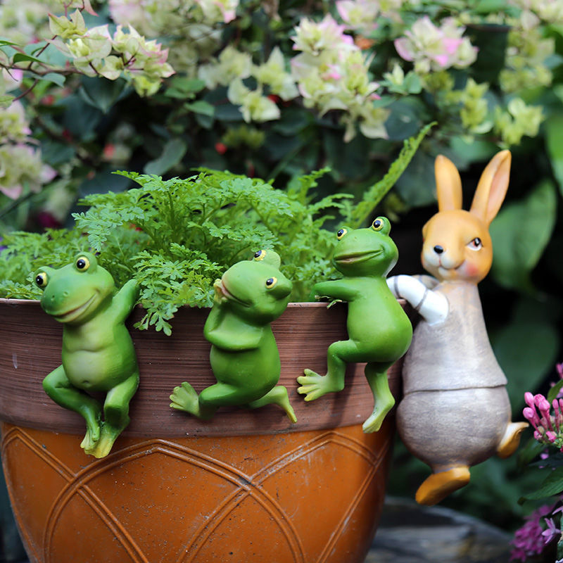 Garden gardening bonsai decoration creative cartoon small animal frog hanging pot climbing pot rabbit resin