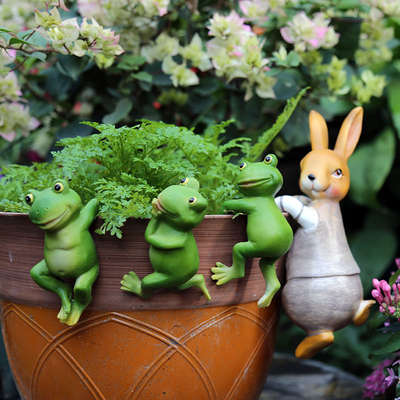 Garden gardening bonsai decoration creative cartoon small animal frog hanging pot climbing pot rabbit resin