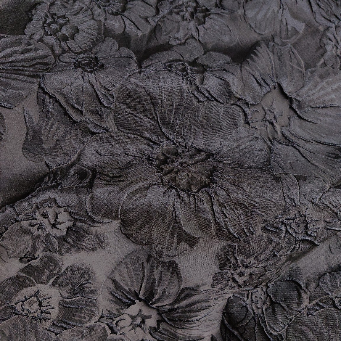 Texture solid color dark flower big peony flower three-dimensional relief texture yarn-dyed jacquard clothing dress fabric