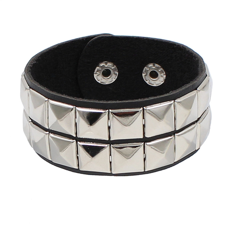 Factory direct European and American fashion punk Street nightclub square rivet bracelet ins couple leather bracelet bracelet