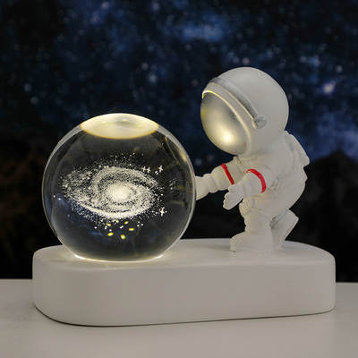 Creative Astronaut Star Walk Night Light Carved Crystal Ball Luminous Base Ornaments for Students and Friends Gifts